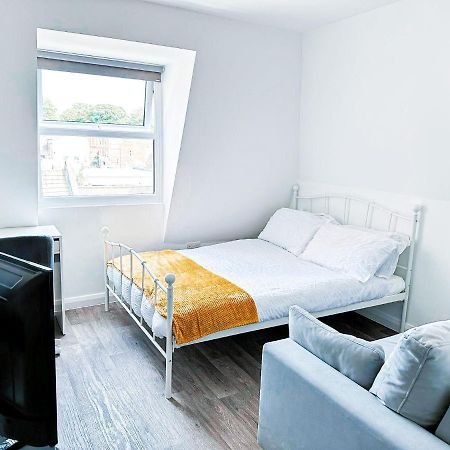 Lovely Studio Apartment Maidstone Kültér fotó