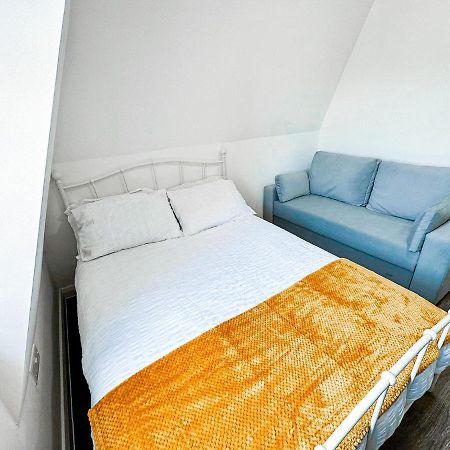 Lovely Studio Apartment Maidstone Kültér fotó