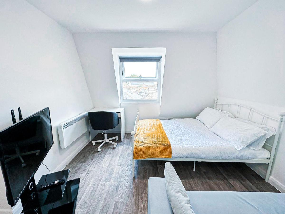 Lovely Studio Apartment Maidstone Kültér fotó