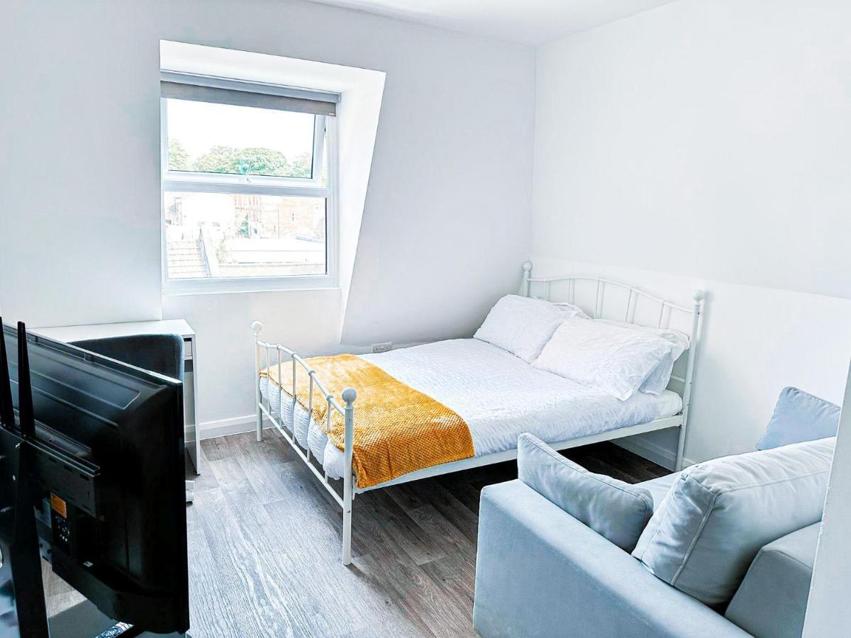 Lovely Studio Apartment Maidstone Kültér fotó